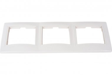 Фотография товара 'Smartbuy SBE-01w-00-FR-3 Рамка 3-местная горизонтальная белая Венера'