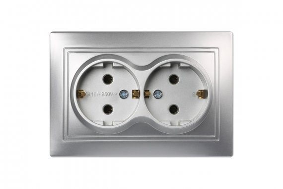 Фотография товара 'Smartbuy SBE-01s-16-S2-Z-c Розетка двойная одноместная с заземлением 16А серебро, Венера'