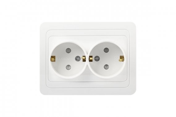 Фотография товара 'Smartbuy SBE-02w-16-S2-1Z Розетка двойная одноместная с заземлением 16А'