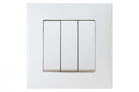Фотография товара 'Smartbuy SBE-08w-10-SW3-0 Выключатель 3-клавишный 10А белый Вега'